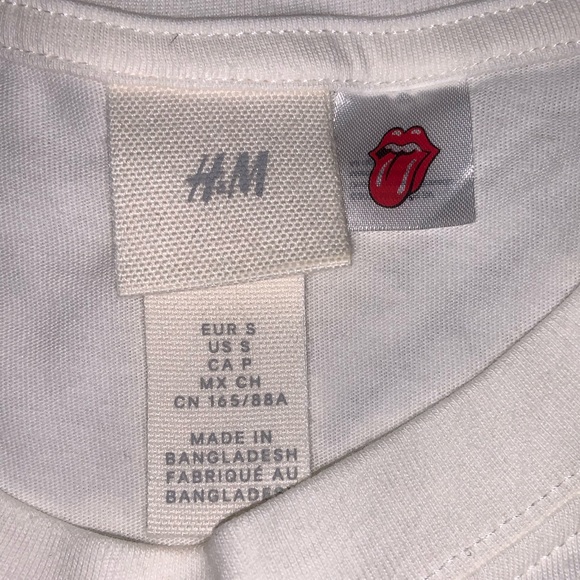 Women’s white Rolling Stones lip print t-shirt size small fit more medium - Picture 3 of 3